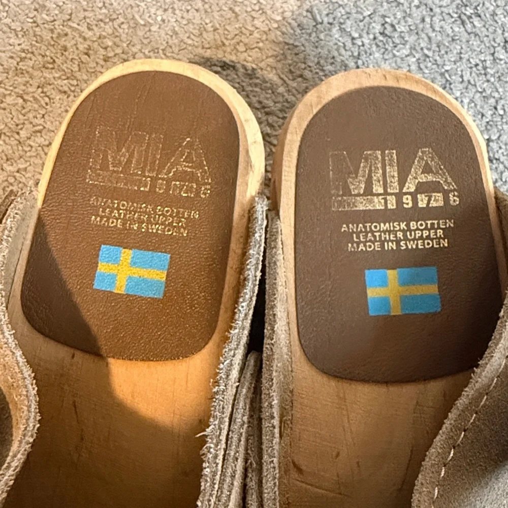 Alma Clogs - Picture 6 of 7